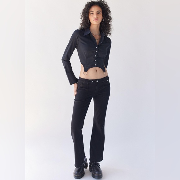 NWT Urban Outfitters Vivienne Hardware Button Down Top - Picture 6 of 6